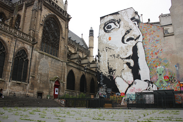 Graffiti-murals-in-Paris-2