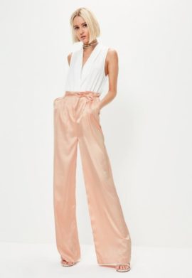 pantalon-large-en-satin-rose-clair--taille-plisse