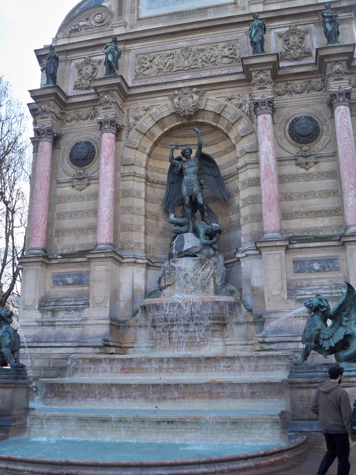 fontaine-velle-insolite-paris-monsieur-madame-saint-michel