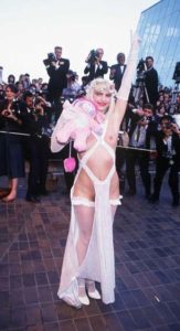 pires-look-festival-de-cannes-2017-claudia-monsieur-madame
