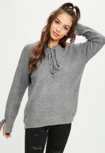 pull-gris-oversize--lacets