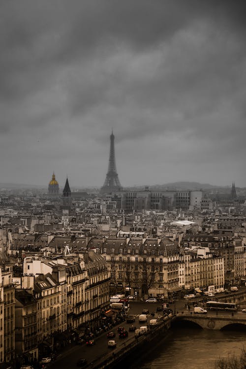 Les secrets enfouis de Paris : À la découverte des passages souterrains et des tunnels mystérieux