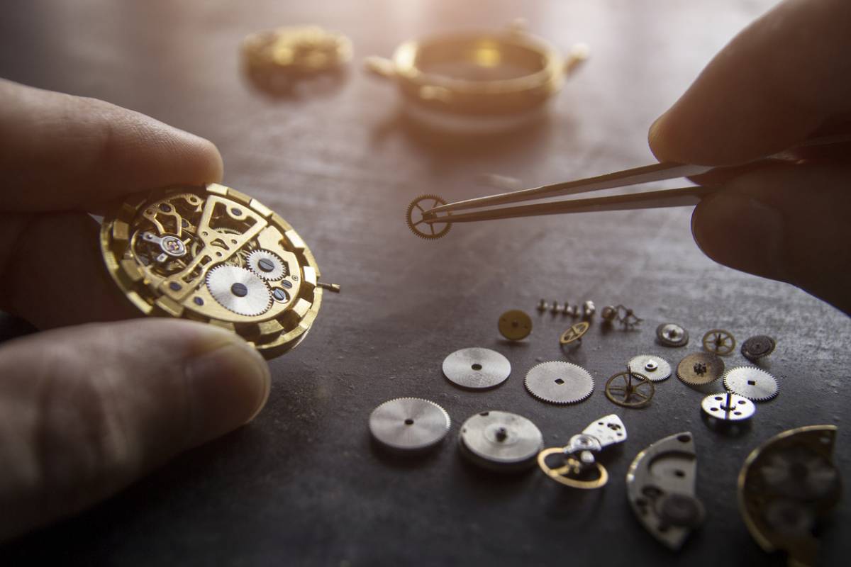 Comment choisir le bon atelier pour la réparation de votre montre de luxe ?