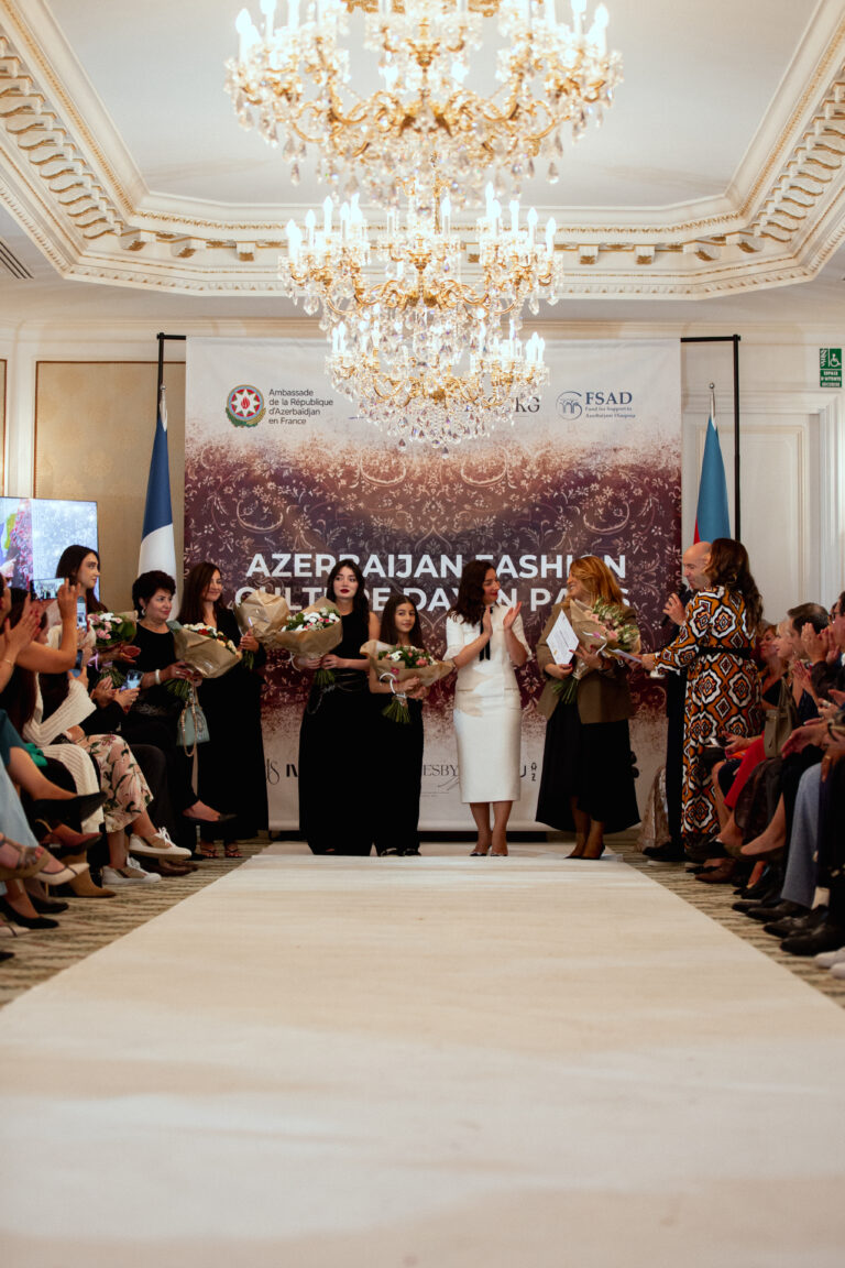 Baku Mood : la mode azerbaïdjanaise fait sensation à Paris